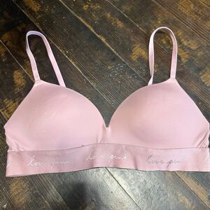 Victoria’s Secret 36B wear everywhere wireless push-up bra